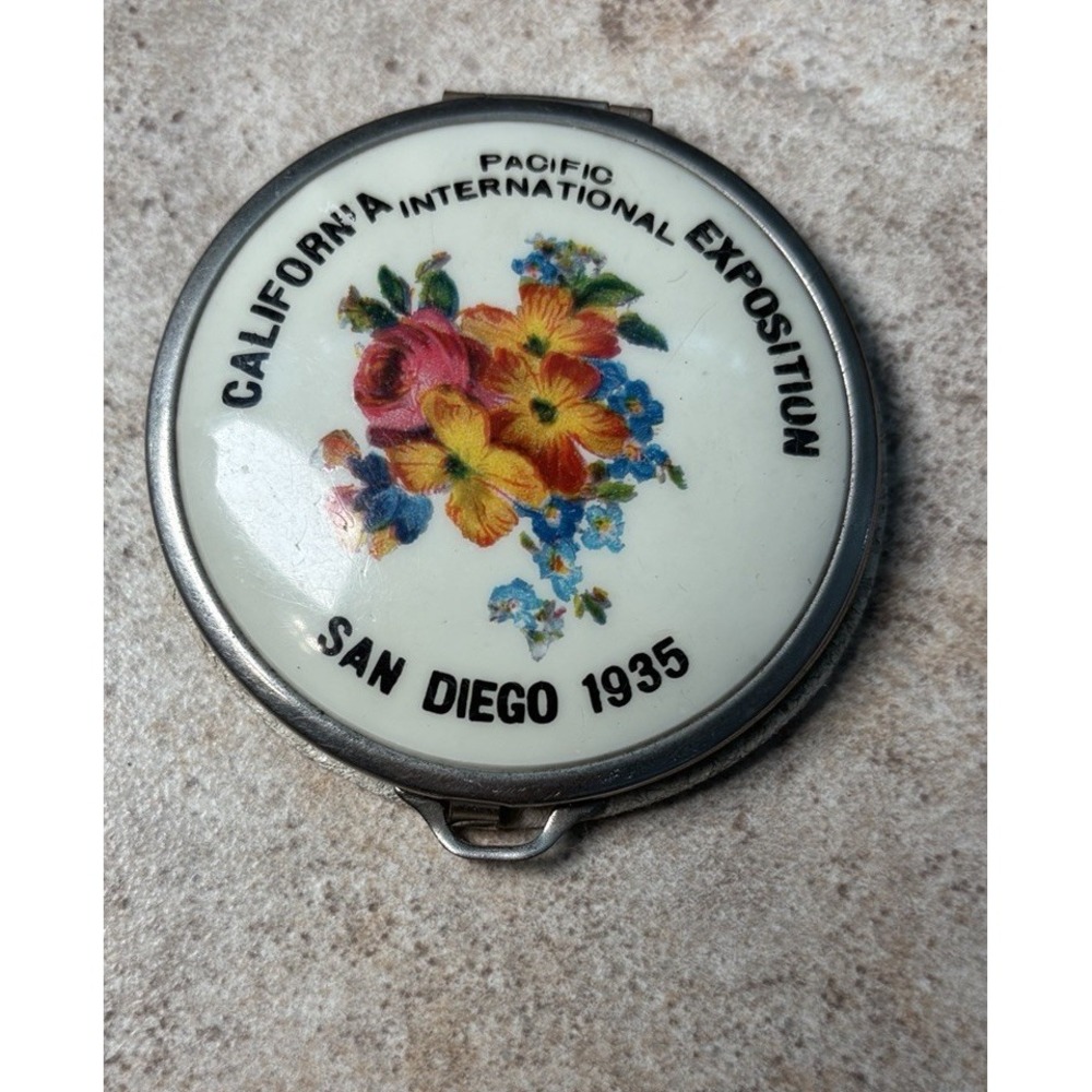 1935 California Pacific International Exposition San Diego Souvenir Compact